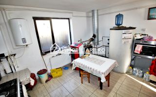 Casa 8 camere,4 bai,482mp,1.100mp teren,2 garaje,0% comision - Poză 25