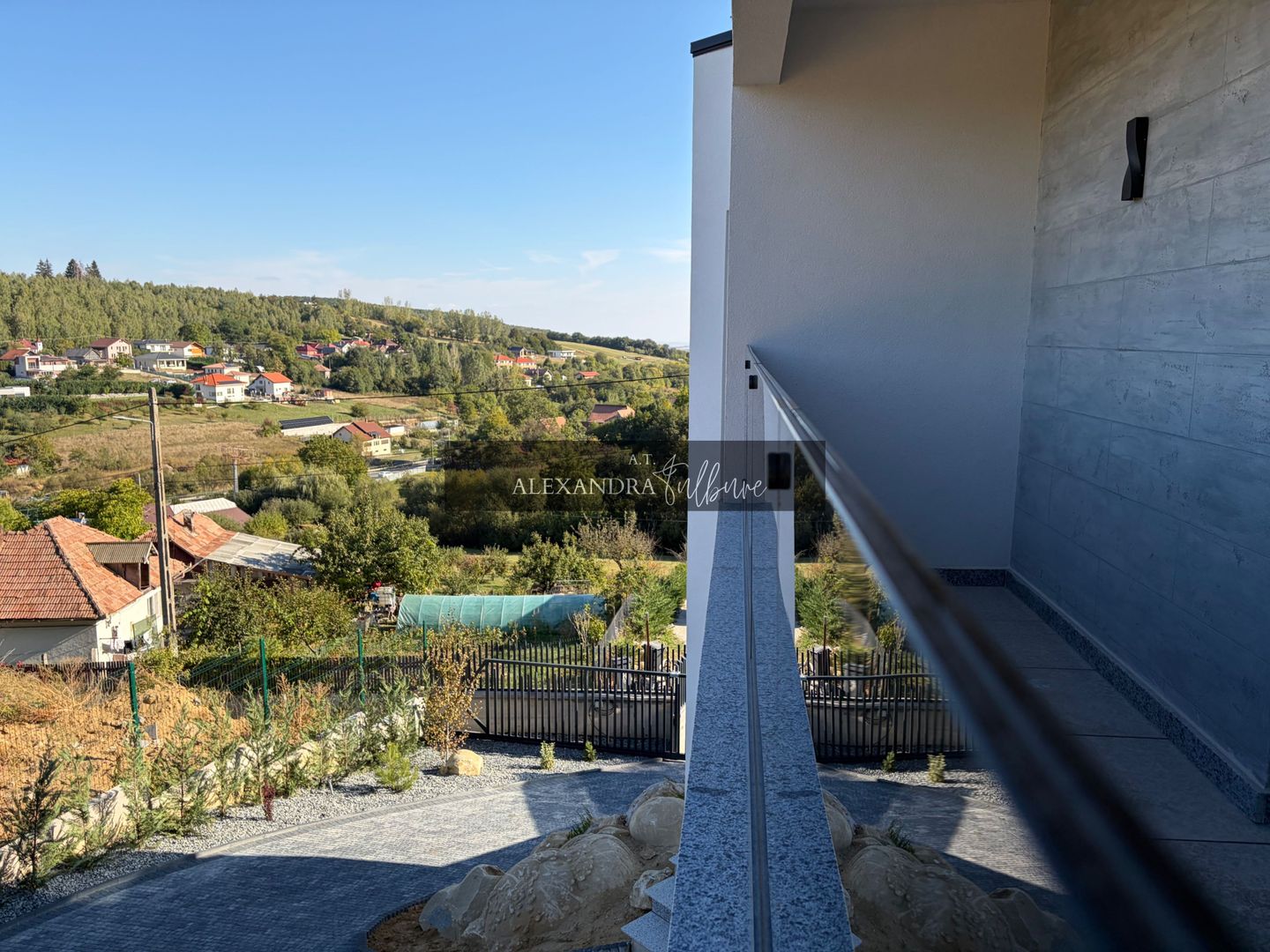 Casa individuala 4 camere, 3 bai, S+P+ET,  garaj, terasa - Poză 8