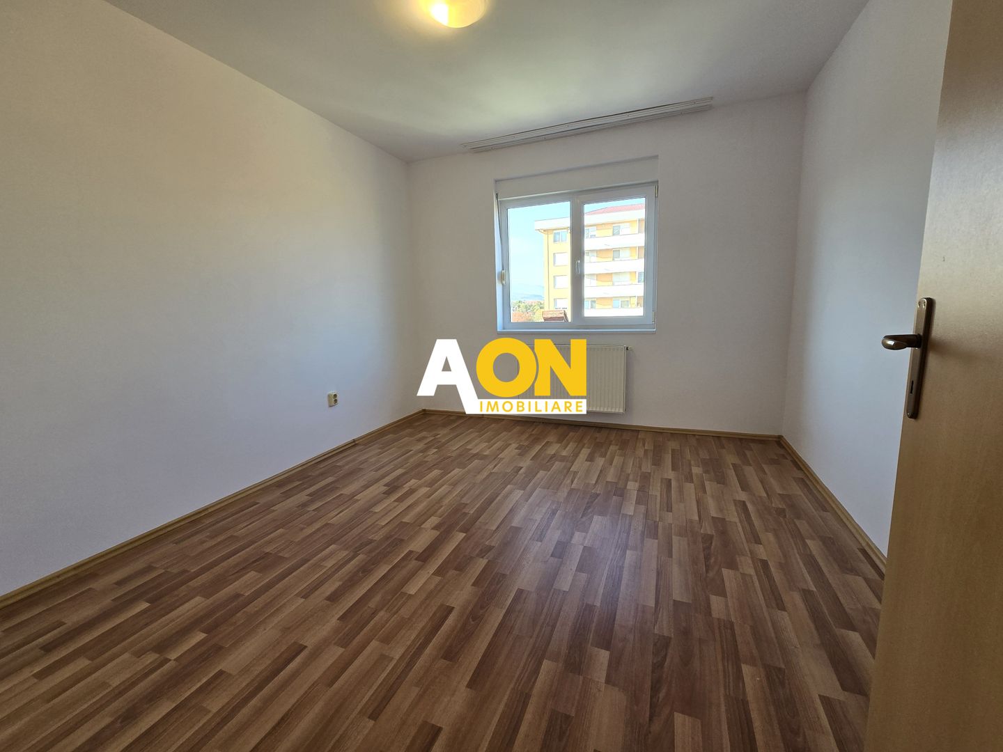 Apartament 3 Camere Decomandat, Zona Cetate, 2 Balcoane - Poză 6