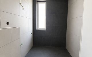Apartament 3 camere, 2 bai, etaj intermediar, balcon, garaj, boxa - Poză 5