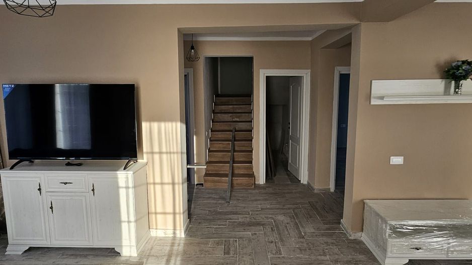 De inchiriat, vila noua - Bariera  Traian - Lacul Brates - Poză 26