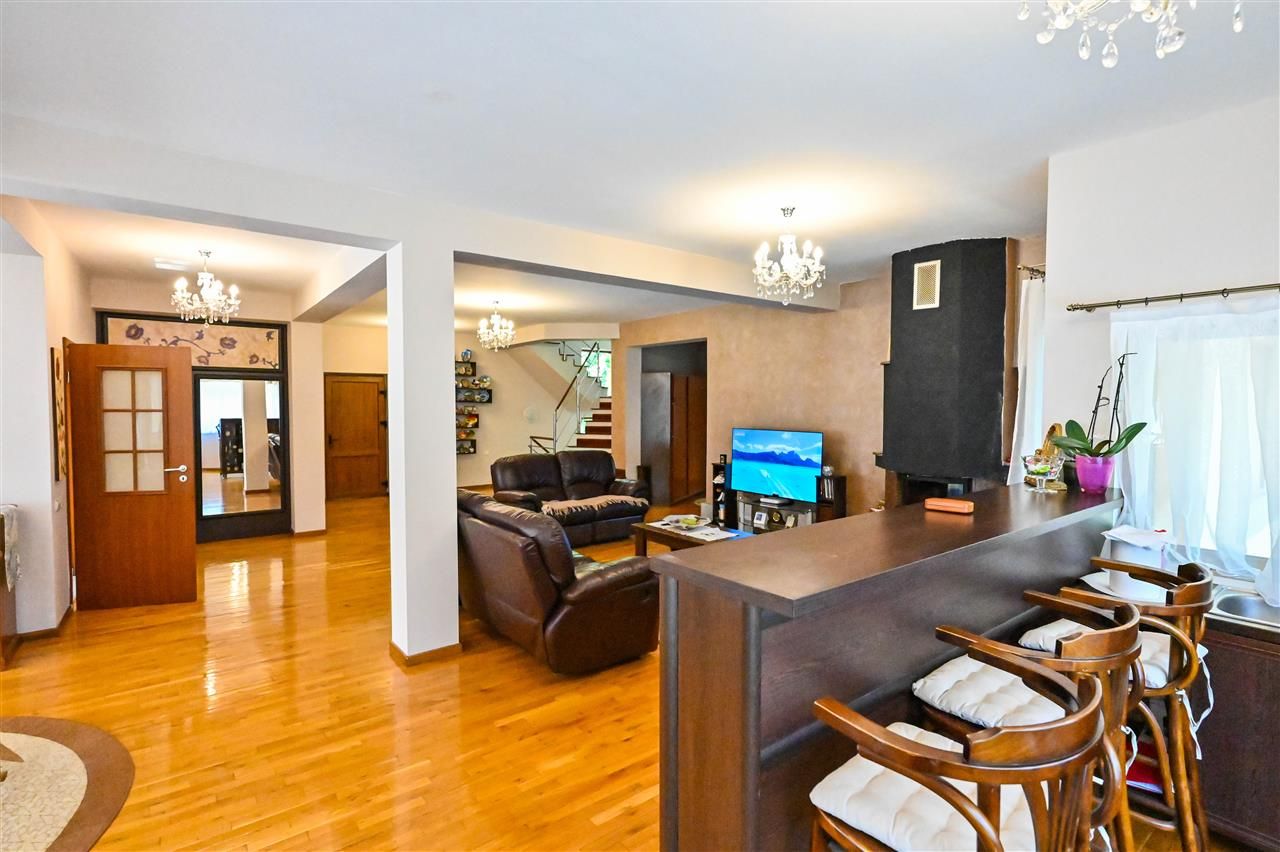 Vila cu 1.500 mp teren, gradina amenajata, linistita zonare,  Halchiu, Brasov - Poză 26
