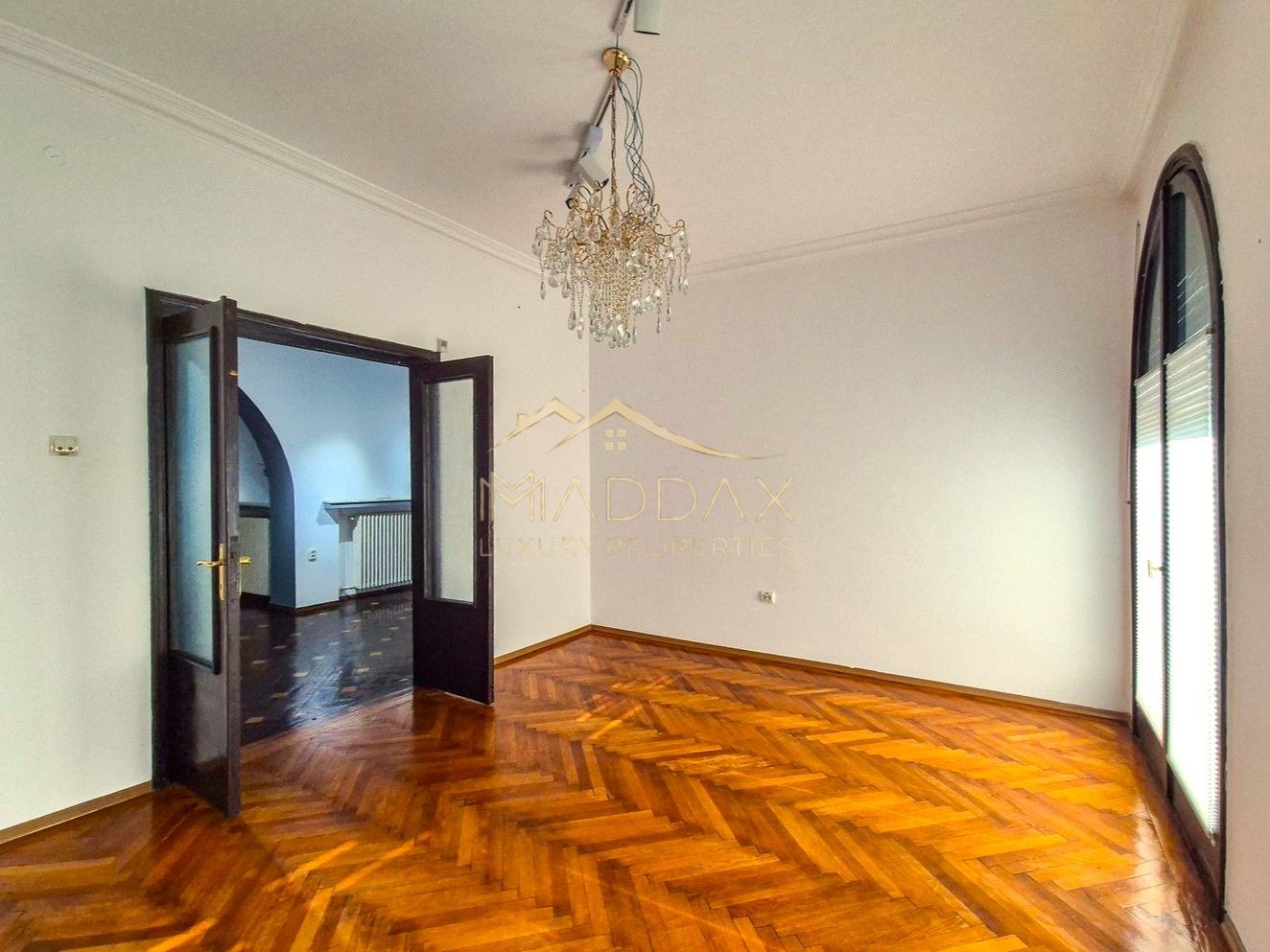 Apartament parter Piața Romană | 5 camere | Curte | 8 Locuri de Parcare - Poză 9