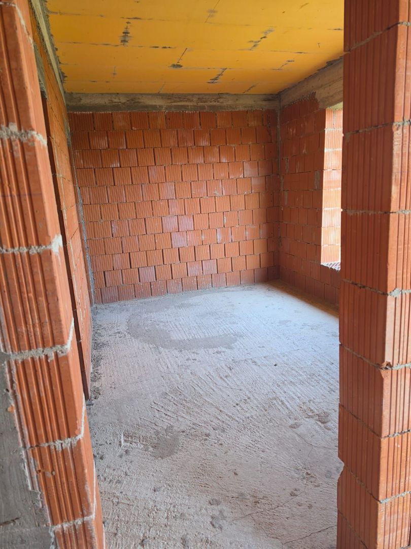 Casă la roșu în localitatea Cheriu - Poză 6