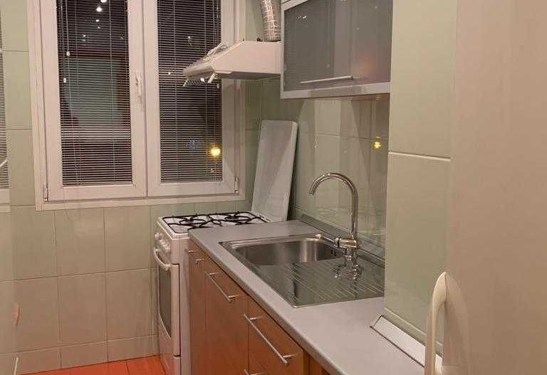 Garsonieră renovată, mobilată, utilată, etaj 1, lângă metrou Titan - Poză 4