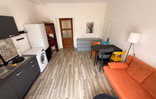 2 camere| apartament la casa-curte comuna| loc de parcare| centrala proprie|
