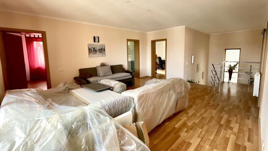 Casă spațioasă, confort ridicat, garaj și teren generos, zona Aradului - Poză 13