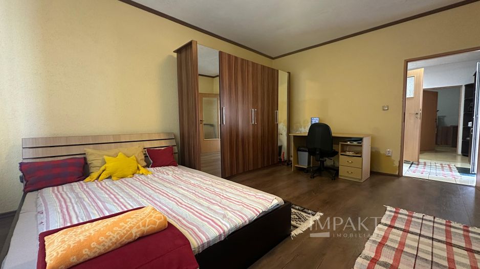 Imobil cu 5 apartamente separate, ideal pentru investitie - zona UMF! - Poză 12