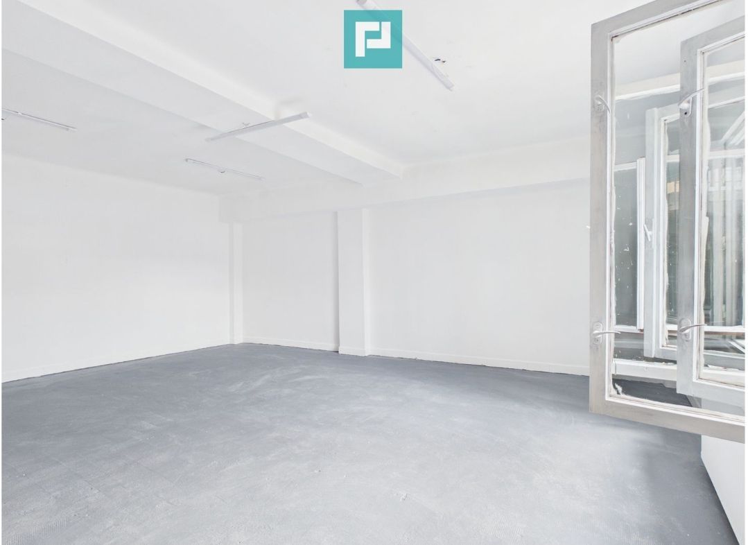 Spațiu comercial vitrat-central ARAD 250 mp utili - Poză 8