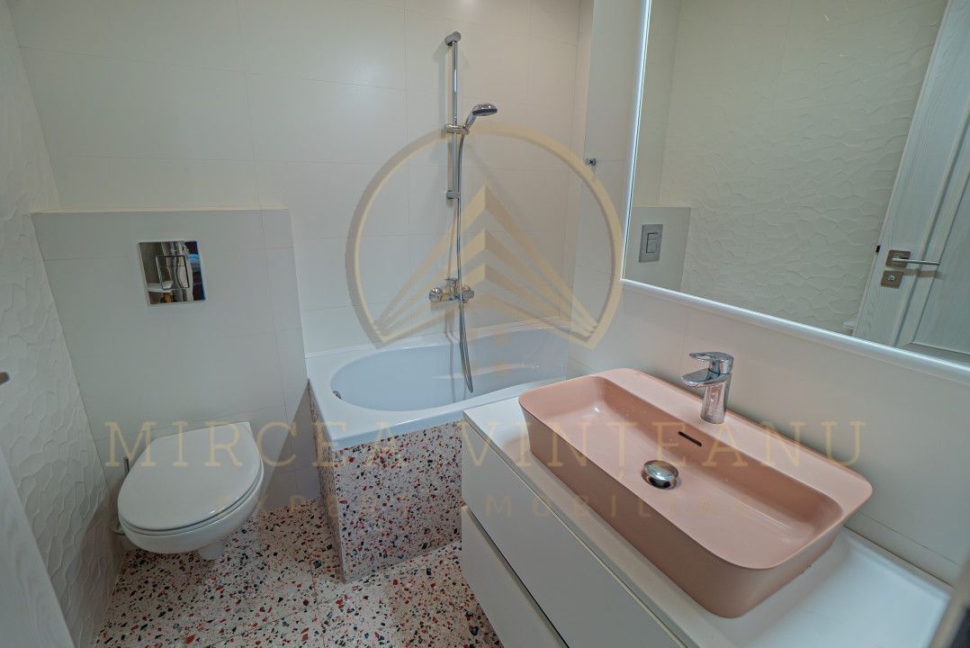 Delfinariu/B-dul. Mamaia - Apartament cu 3 camere într-un bloc finalizat în 2009 - Poză 14