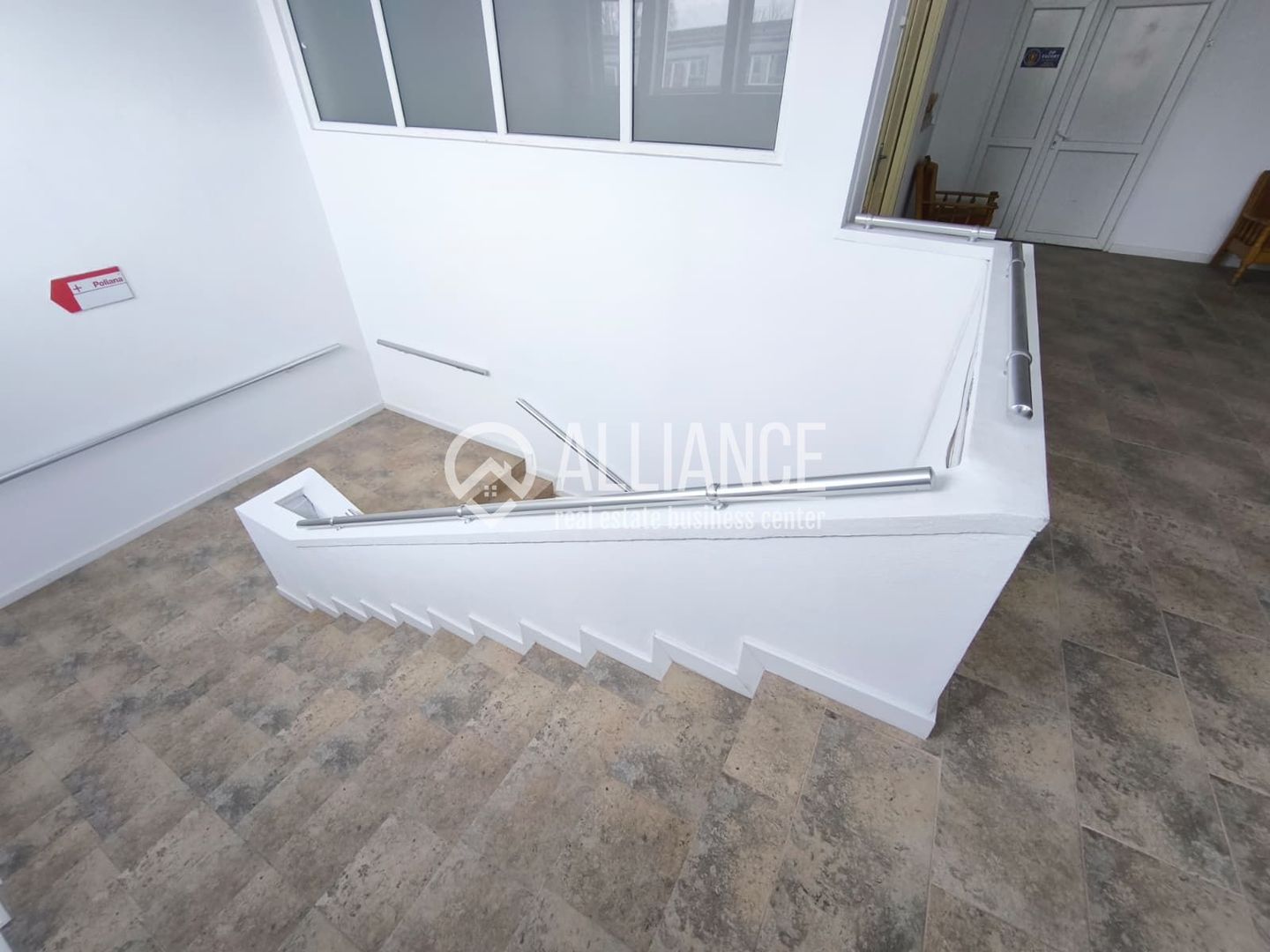 FALEZA NORD cladire multifunctionala 4600 mp cu acces din Bdul Mamaia! - Poză 18