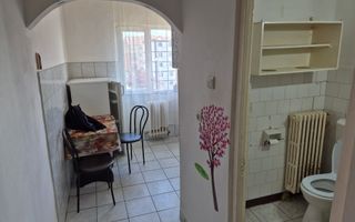 Inchiriez Gars., zona Profi(langa K3), in B1, et 3, balcon, din 3 Oct. - Poză 2