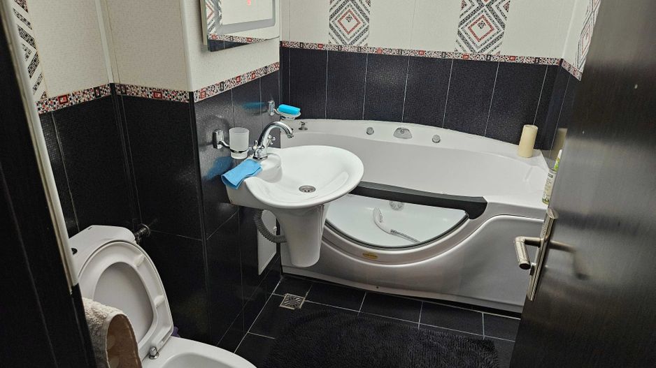 Apartament 3 camere, Modern, Parcare Privata - Renovat - Termen Lung - Poză 8