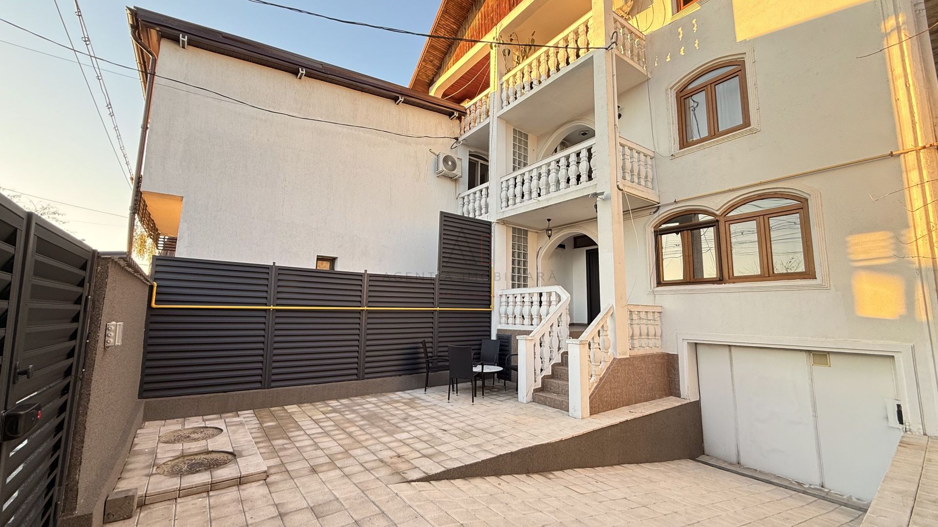 Casa S+P+1+M | 197 mp utili | Curte libera | COMISION 0 - Poză 2