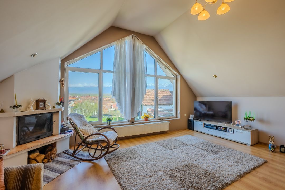 Casa individuala cu teren mare, vedere spre munti,  Avrig,  jud. Sibiu - Poză 3