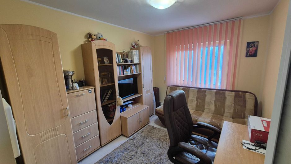 3 camere, decomandat, 2 băi,  etaj 2,  I.C.Frimu - Poză 3