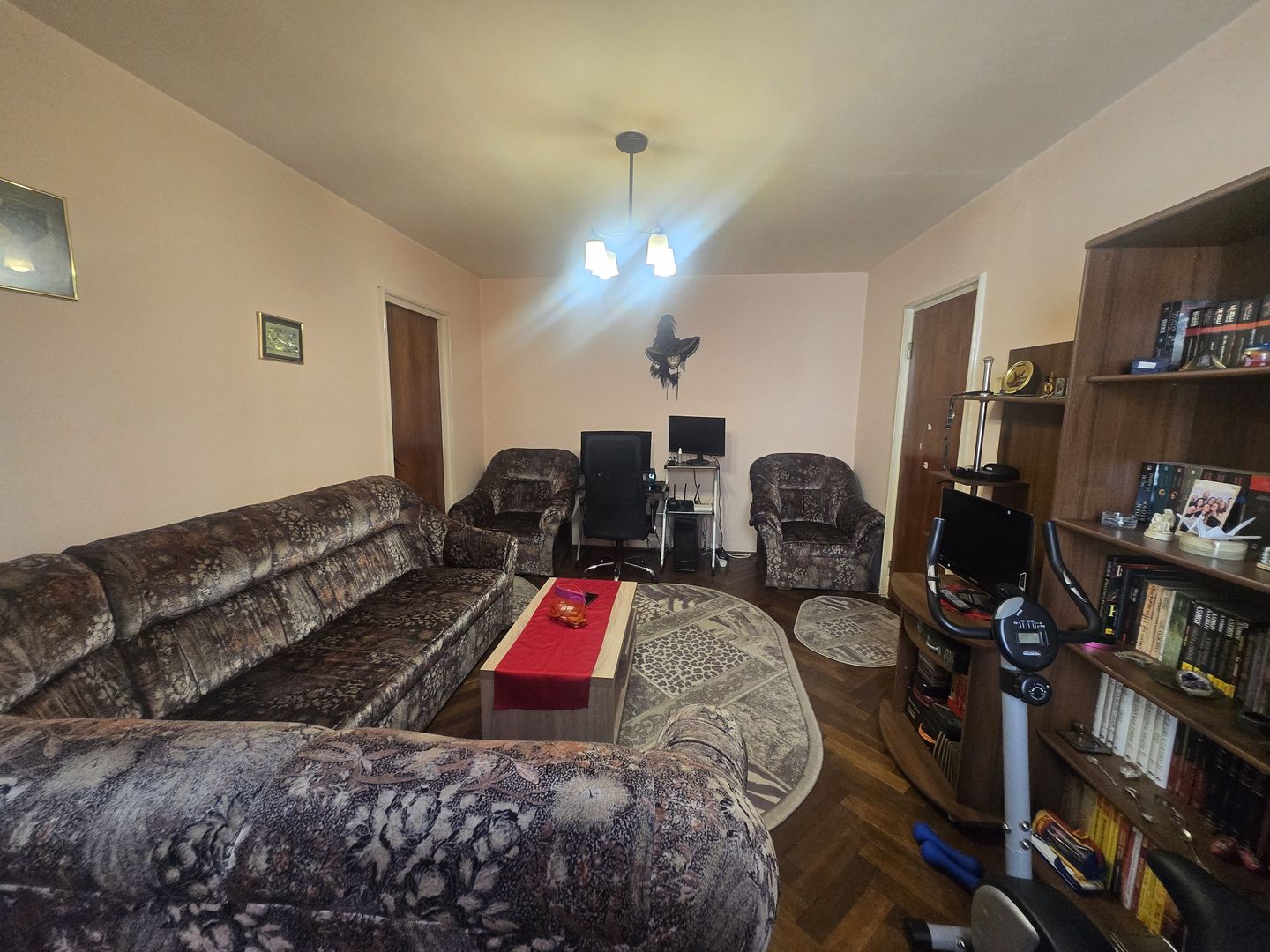 Apartament 3 camere – Etaj 1 – Zona Abator - Poză 2