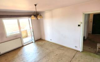 Apartament 3 camere decomandat 67 mp - Poză 1