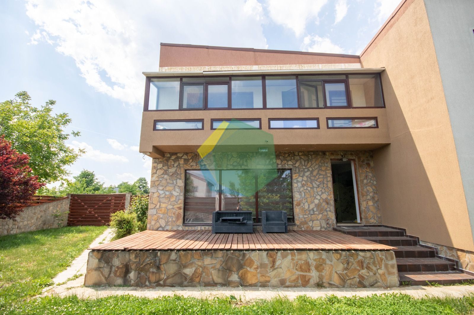 Casă elegantă cu piscină și curte generoasă – Otopeni Ferme - Poză 2