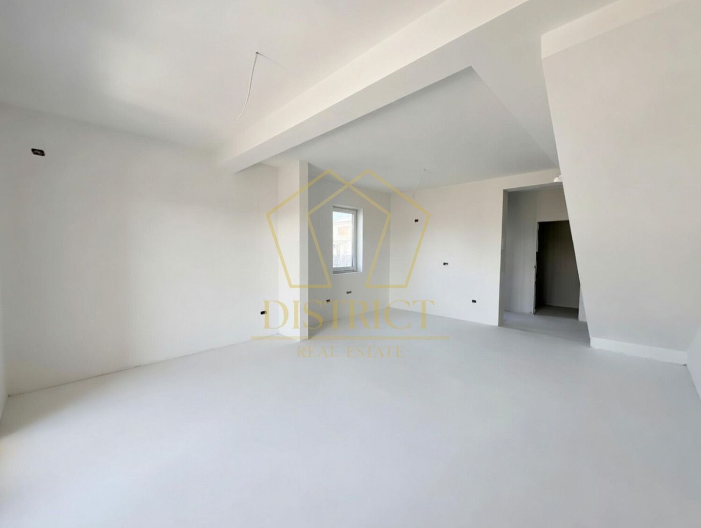 Duplex cu 4 camere, despărțit prin camera tehnica | Mosnita Noua | Barista - Poză 2