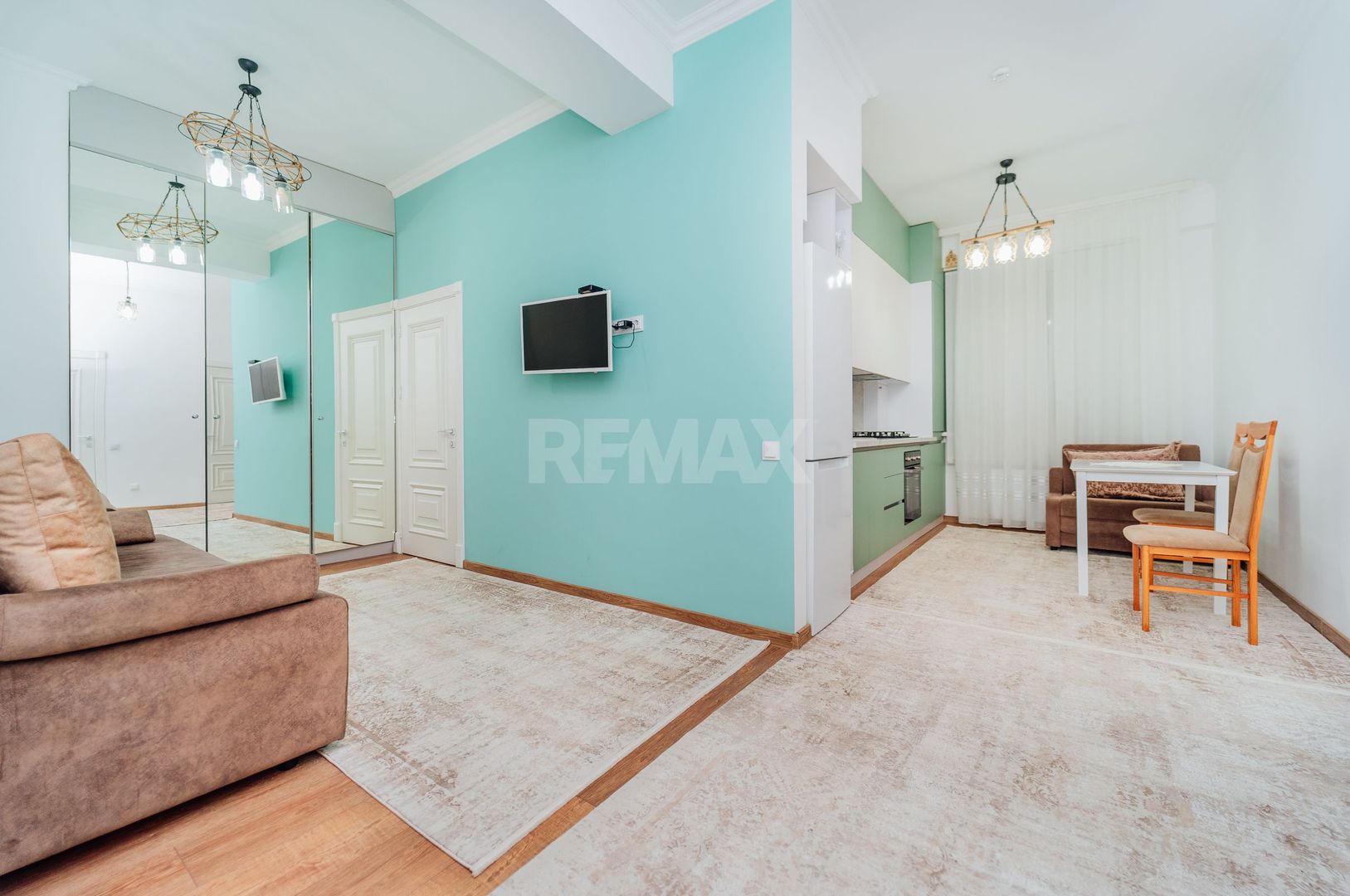 Apartament cu 2 camere, Centru - Poză 2