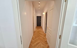 Apartament 3 camere Poarta Schei Brasov - Poză 3