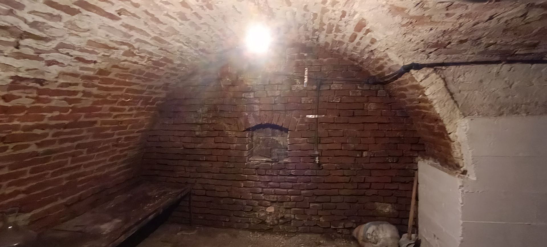 Casă spațioasă cu 4 camere , curte și teren generos în Mașloc - Poză 21