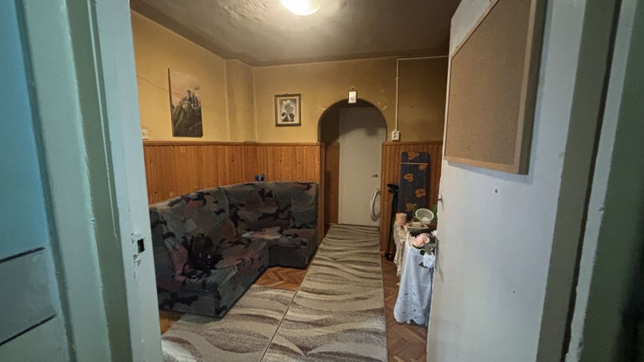 Decomandat la parter in Girocului - Poză 4