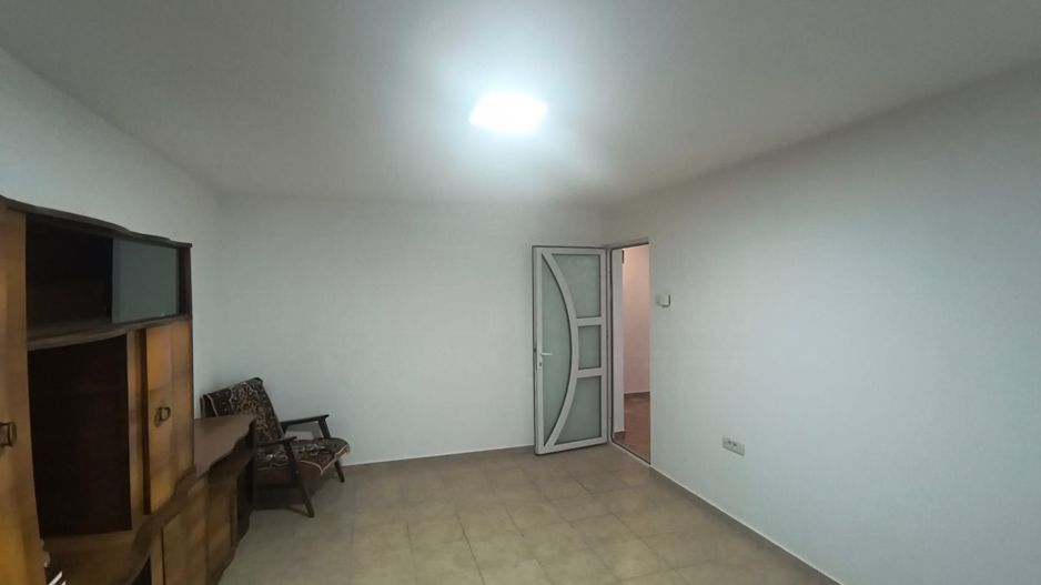 Apartament 2 camere de închiriat | Siret | 51 mp | Decomandat | Etaj 4 - Poză 1