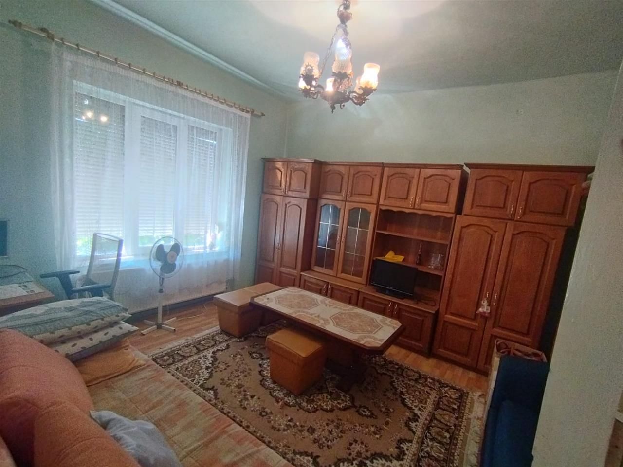 Apart la casa Bogdanestilor  curte  acces cu masina centrala proprie - Poză 4