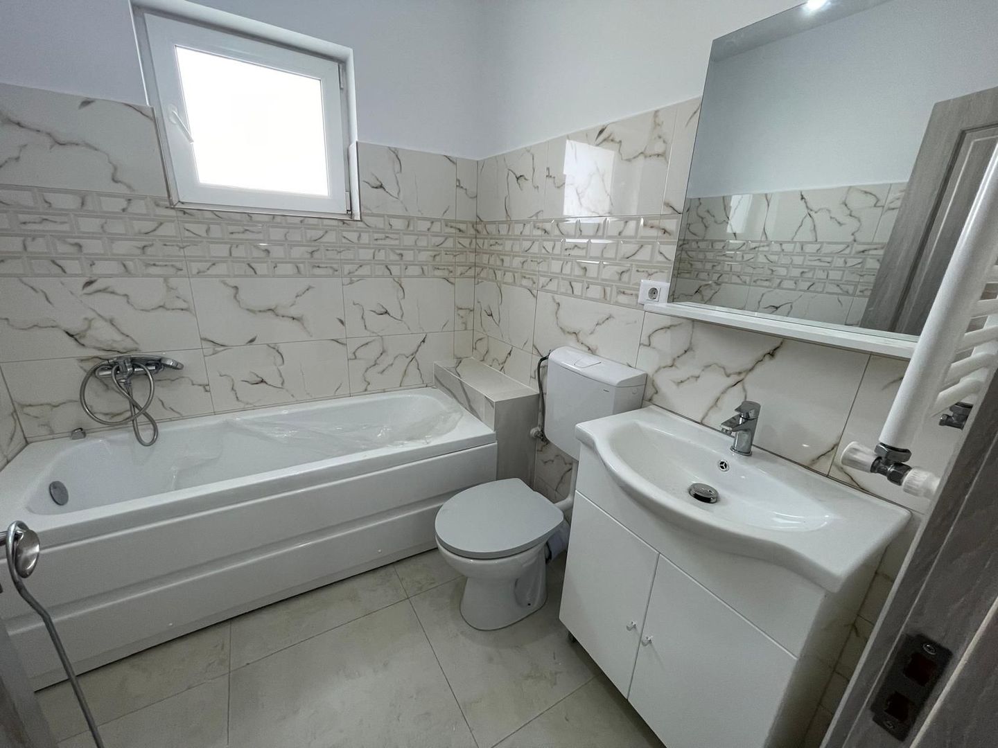 CASA TIP DUPLEX 4 CAMERE , TOATE UTILITATILE, FINALIZATA, COMISION 0% - Poză 19