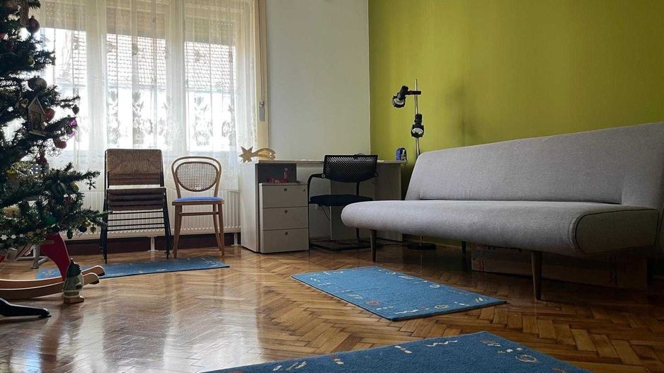 Vând apartament 2 camere, renovat - Cartierul Funcționarilor - Poză 1