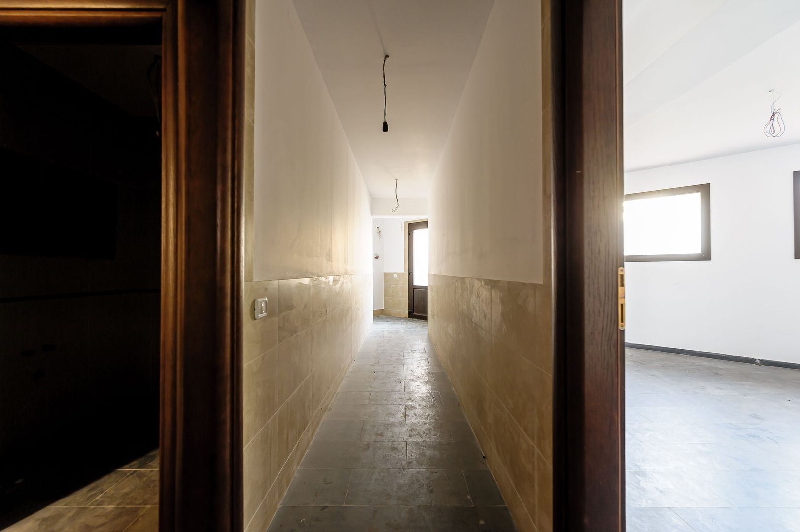 Clădire comercială în zona Grădiște. - Poză 11