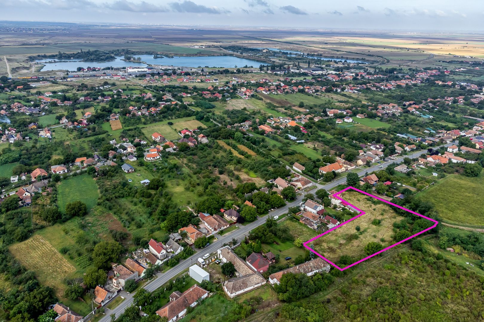 Teren de vis în Ghioroc! Stațiunea supranumită ”Litoralul Vestului” - Poză 2