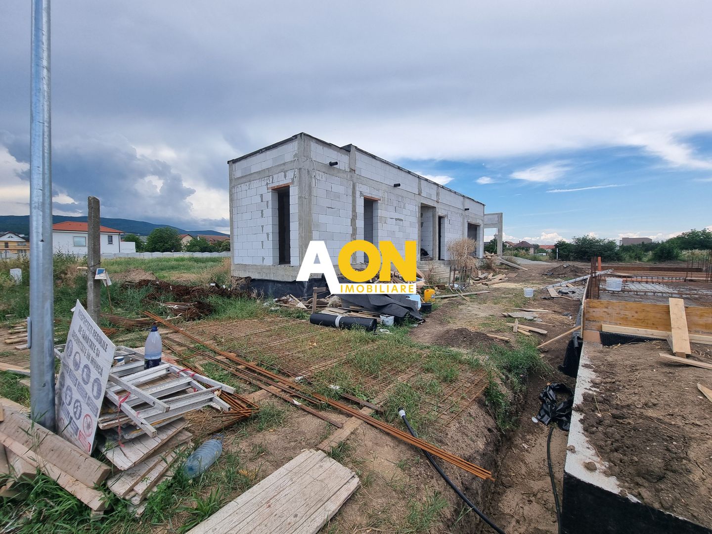 Casa la rosu, 5 camere, S+P, 547 mp teren, toate utilitatile, Cetate - Poză 5