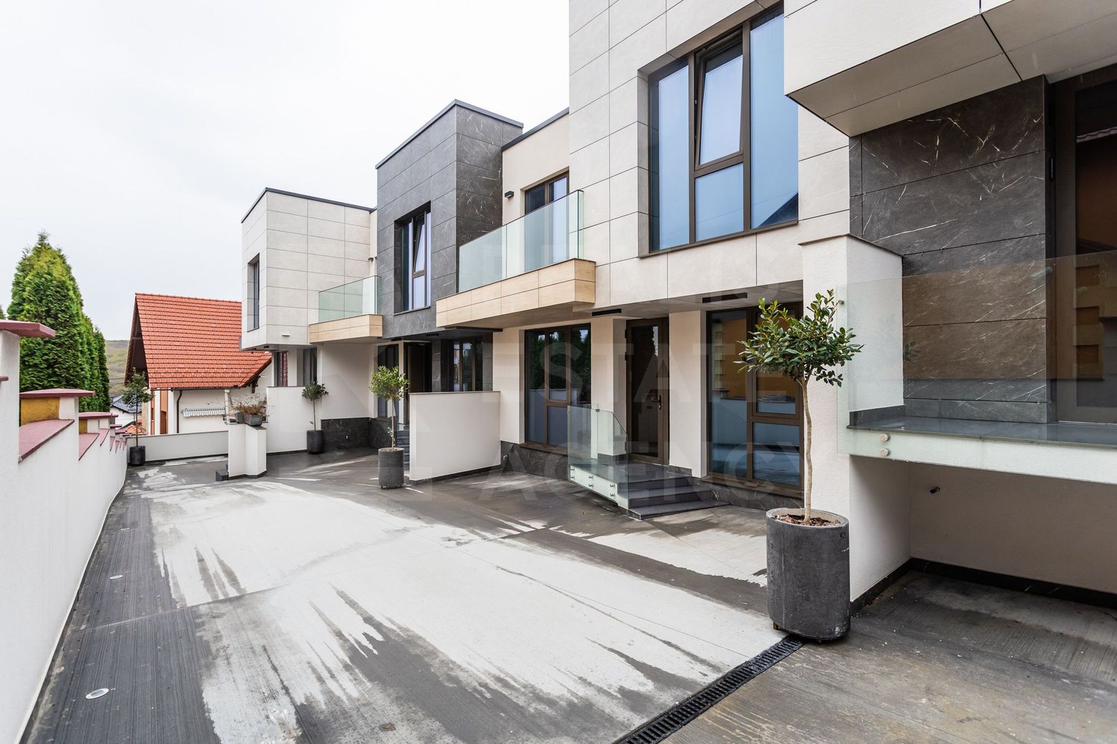 Vânzare, townhouse, 3 nivele, 180 mp, șos. Balcani, Buiucani - Poză 1