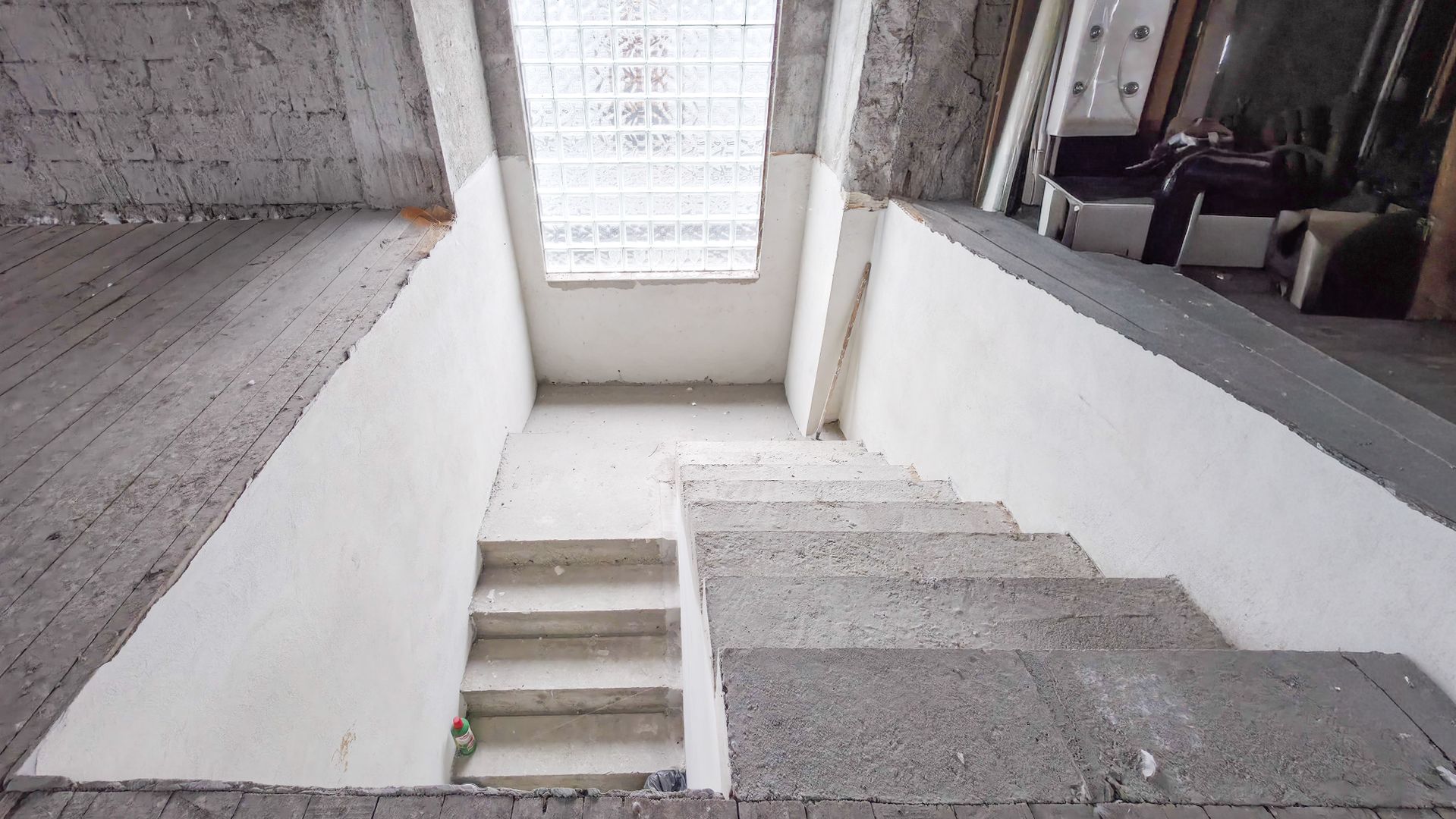 Casă spațioasă de vânzare – Strada Republicii nr. 105, Dragomirești - Poză 28