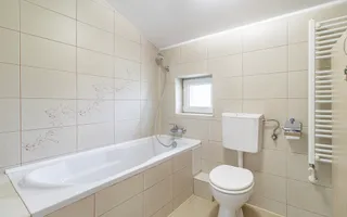 Casă de vânzare Tâncăbești cu grădină, aproape de lac - Poză 17