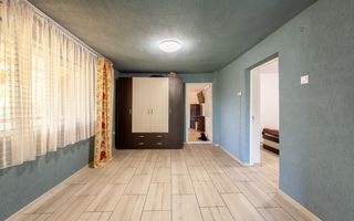 Casă renovată 2022, 3 camere, 1034 mp teren, încălzire în pardoseală - Poză 8