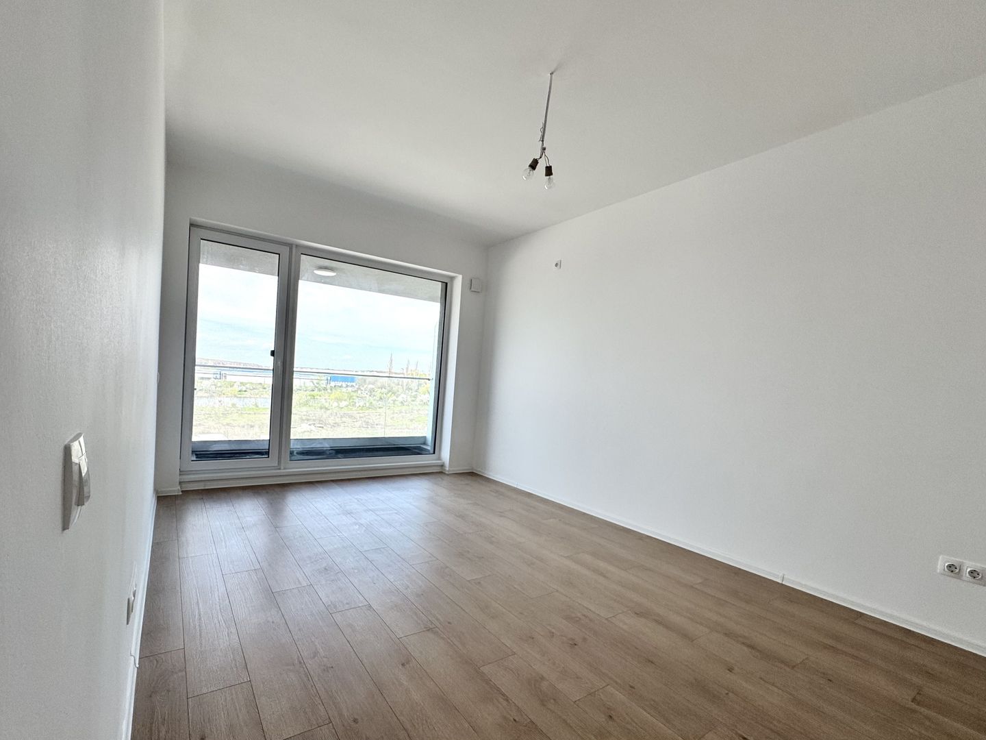 Apartament cu 2 camere, etaj 3/6, orientare Nord - Lac Straulesti - Poză 5
