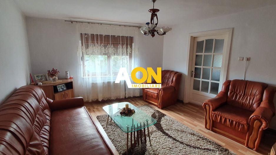 Casa cu 7 camere, 2 spatii comerciale, pretabila pt. birouri, Centru - Poză 4