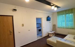 Apartament 2 camere bucatarie inchisa etaj 1 baie cu geam in Strand - Poză 1