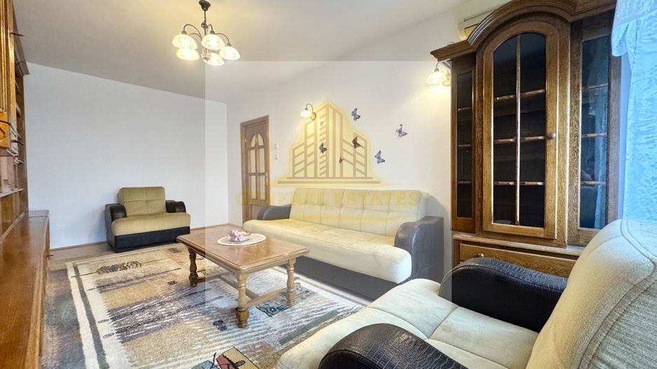 Spre Vânzare apartament cu 3 camere, în Centru, Păcurari - Poză 1