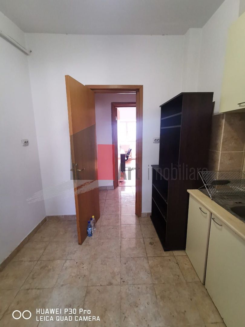 BUROU; CALEA  DOROBANTILOR; 3 camere - Poză 12