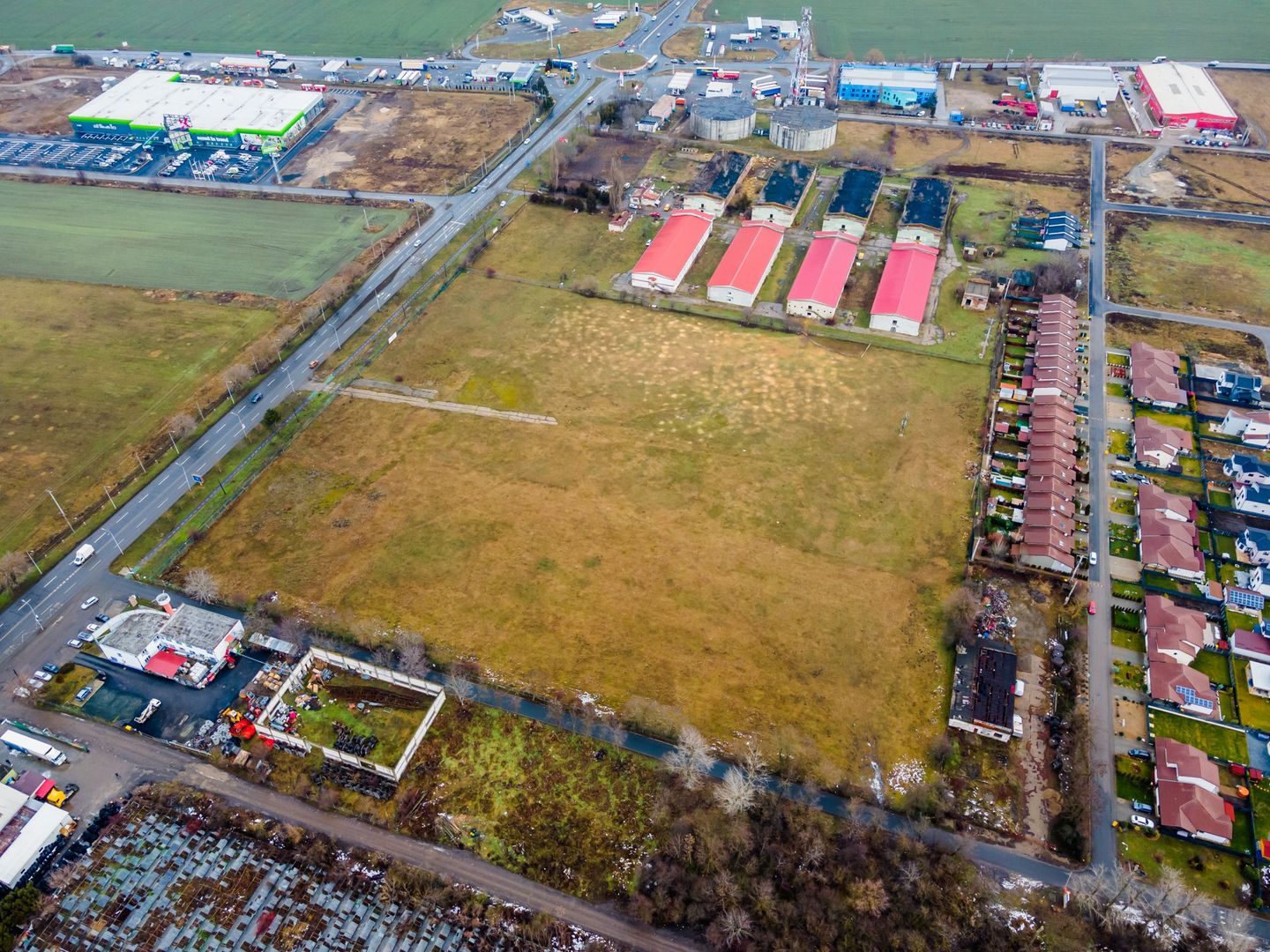 Teren intravilan la șoseaua principală Grădiște - Poză 6