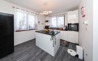 Casă Individuală Modernă de Vânzare | Sânpetru, Brașov - Poză 8