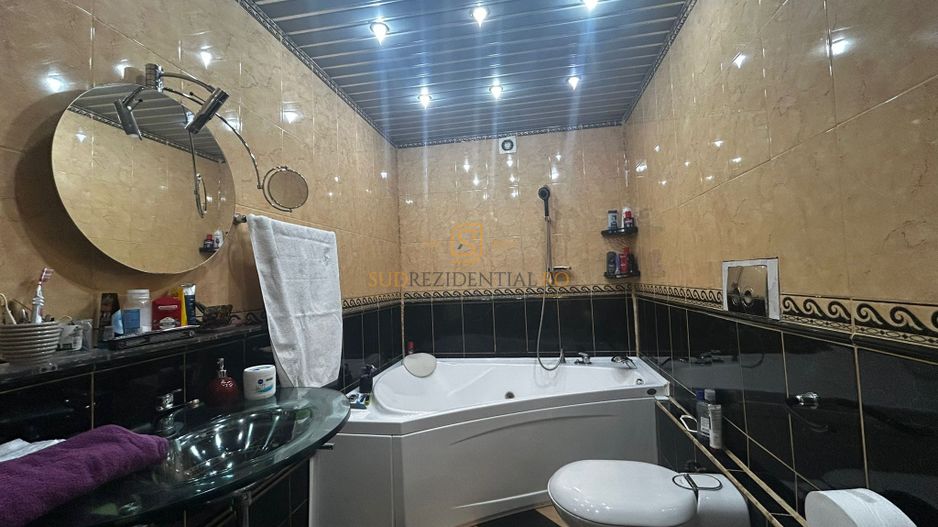 Apartament 3 camere, suprafata generoasa, zona Piata Resita - Poză 15