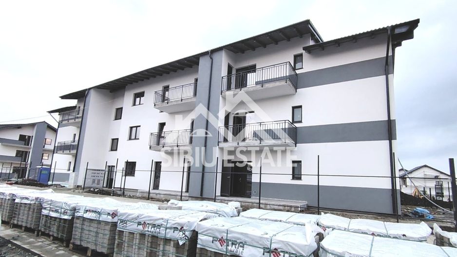 Apartament 3 camere, 2 bai, etaj 1 Selimbar - Poză 3