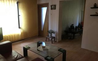 Casa pe parter, singura in curte, in Vatra Luminoasa - Poză 4
