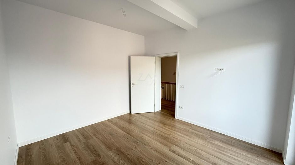 La asfalt. Pozitie excelenta. 3 dormitoare. Parcare. - Poză 11